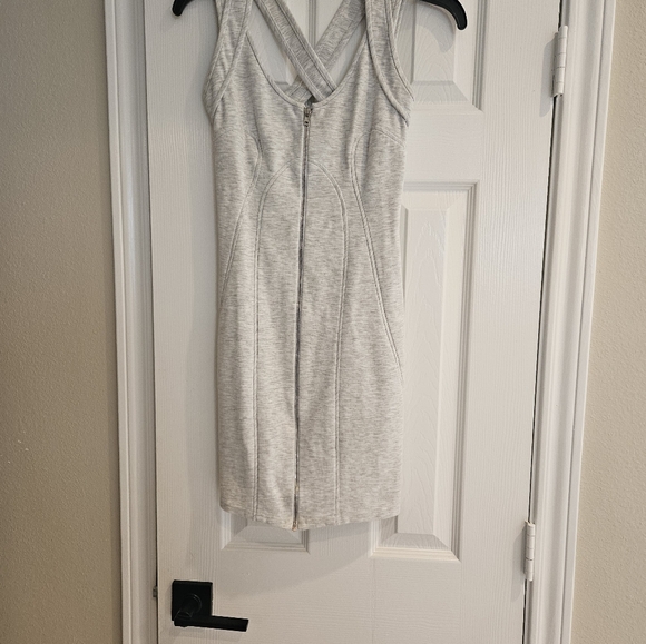 Light grey casual dress in size 0 - Picture 2 of 5